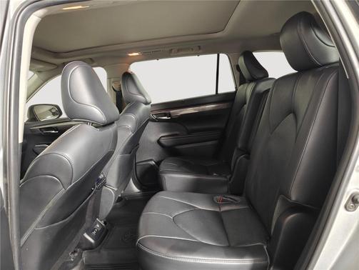 2020 Toyota Highlander Hybrid Platinum