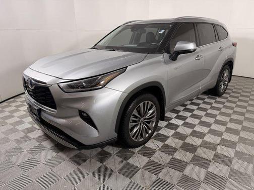 2020 Toyota Highlander Hybrid Platinum