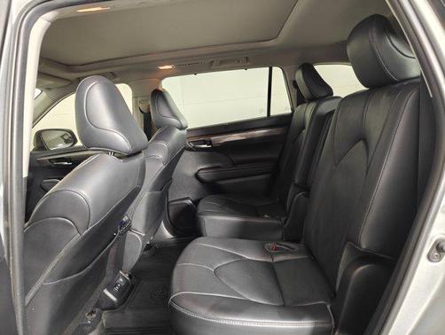 2020 Toyota Highlander Hybrid Platinum