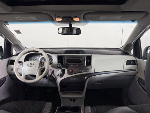2013 Toyota Sienna SE