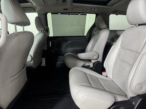 2017 Toyota Sienna Limited Premium