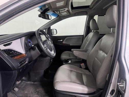2017 Toyota Sienna Limited Premium