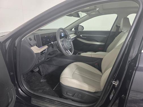 2024 Hyundai SONATA Hybrid Limited