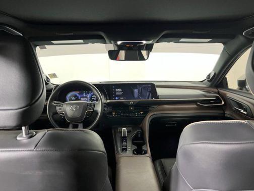 2023 Toyota Crown Limited