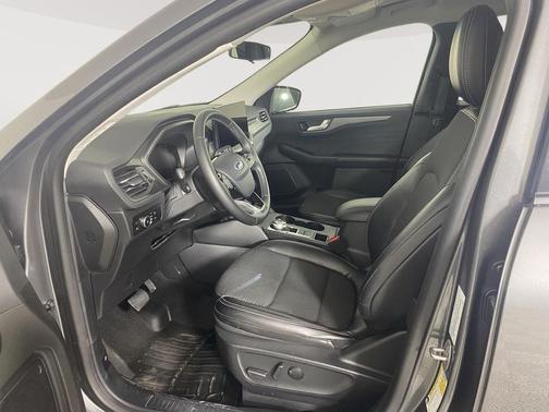 Carbonized Gray Metallic 2024 Ford Escape PHEV Base