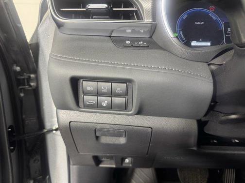 2025 Toyota Highlander Hybrid Platinum