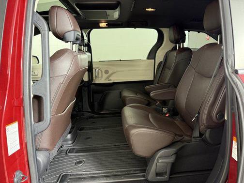 2021 Toyota Sienna Platinum 7 Passenger