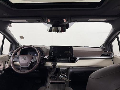 2021 Toyota Sienna Platinum 7 Passenger