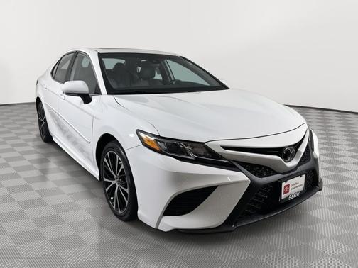 Super White 2020 Toyota Camry SE
