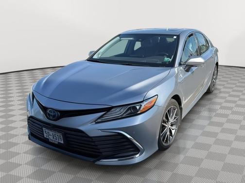 Celestial Silver Metallic 2021 Toyota Camry Hybrid XLE