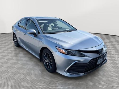 Celestial Silver Metallic 2021 Toyota Camry Hybrid XLE