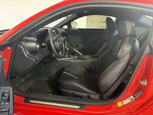 2025 Toyota GR86 Premium