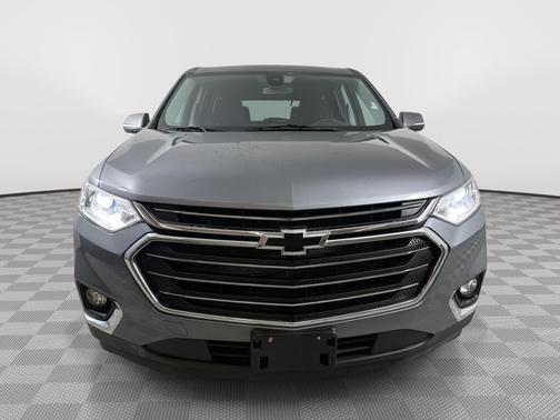 Satin Steel Metallic 2021 Chevrolet Traverse LT Cloth