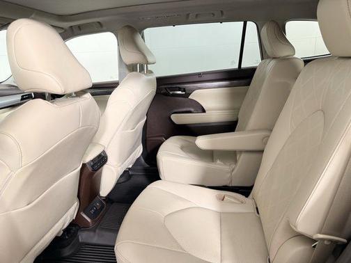 2020 Toyota Highlander Platinum