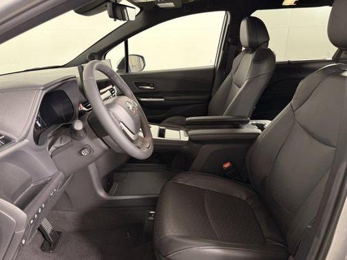 2025 Toyota Sienna Platinum 7 Passenger