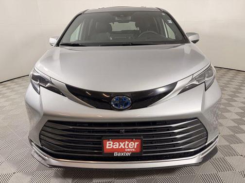 2025 Toyota Sienna Platinum 7 Passenger