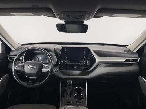 Midnight Black Metallic 2020 Toyota Highlander XLE