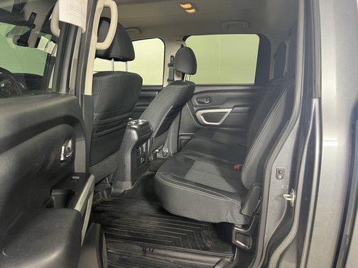 2018 Nissan Titan SV