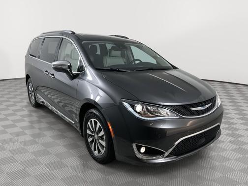 2020 Chrysler Pacifica Hybrid Limited