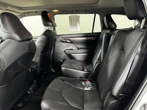 2023 Toyota Highlander Platinum
