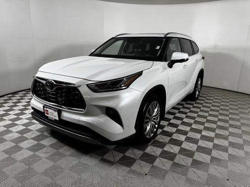 2023 Toyota Highlander Platinum