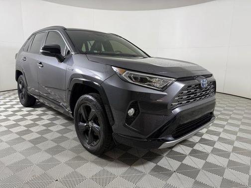 2020 Toyota RAV4 Hybrid SE