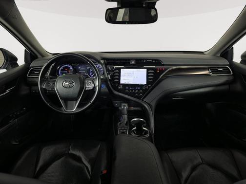 Wind Chill Pearl 2020 Toyota Camry Hybrid XLE