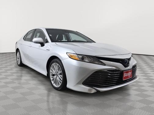 Wind Chill Pearl 2020 Toyota Camry Hybrid XLE