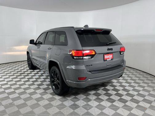 2022 Jeep Grand Cherokee Laredo