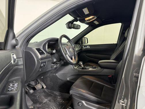 2022 Jeep Grand Cherokee Laredo