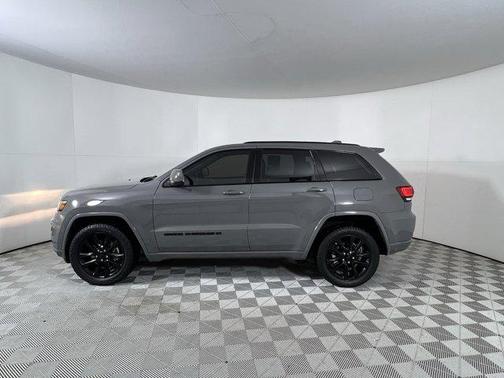 2022 Jeep Grand Cherokee Laredo