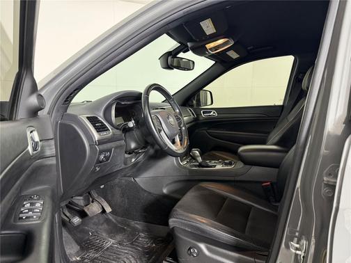 2022 Jeep Grand Cherokee Laredo