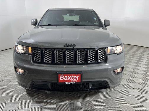 2022 Jeep Grand Cherokee Laredo