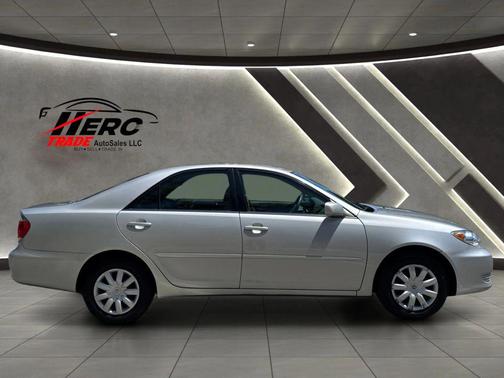 Lunar Mist Metallic 2005 Toyota Camry LE
