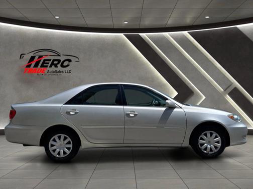 Lunar Mist Metallic 2005 Toyota Camry LE