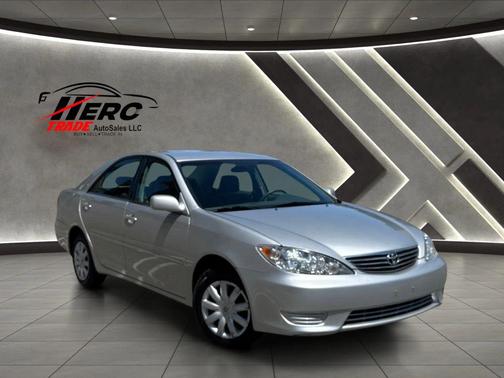 Lunar Mist Metallic 2005 Toyota Camry LE