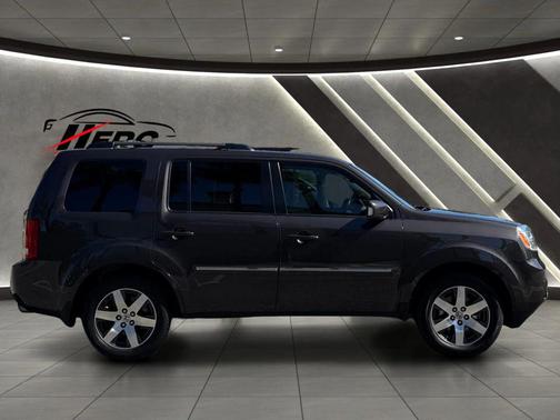 Polished Metal Metallic 2013 Honda Pilot Touring