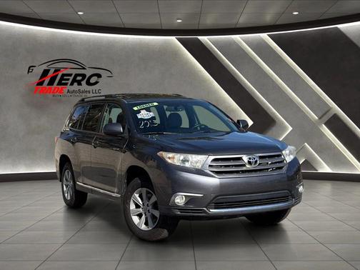 2013 Toyota Highlander SE