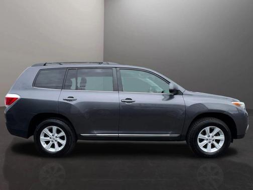 2013 Toyota Highlander SE