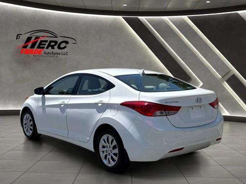 White 2013 Hyundai ELANTRA GLS