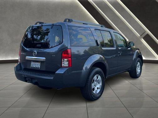 2010 Nissan Pathfinder S FE+