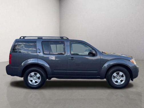 2010 Nissan Pathfinder S FE+