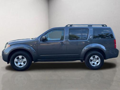 2010 Nissan Pathfinder S FE+
