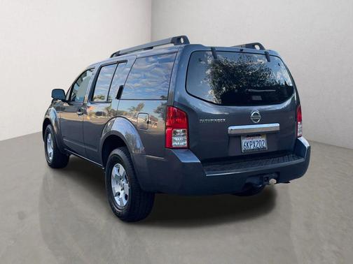 2010 Nissan Pathfinder S FE+