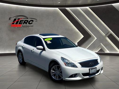 Moonlight White 2013 INFINITI G37 Journey