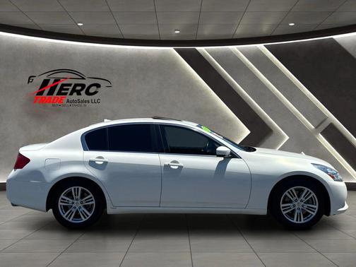 Moonlight White 2013 INFINITI G37 Journey