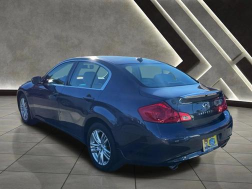 2010 INFINITI G37x Base