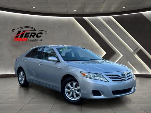 Classic Silver Metallic 2011 Toyota Camry LE