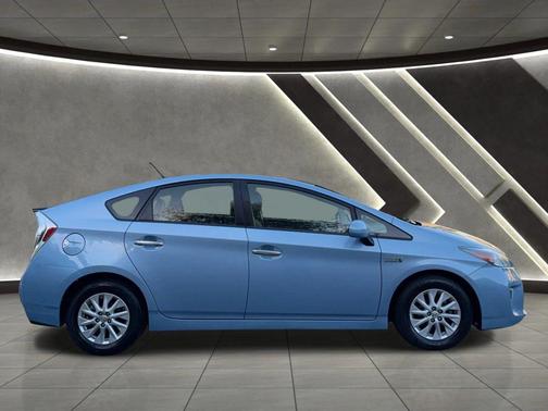 2014 Toyota Prius Plug-in Advanced