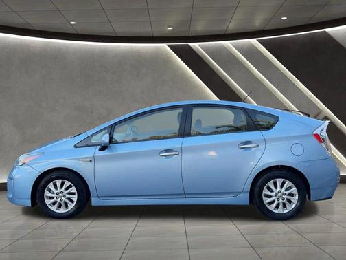 2014 Toyota Prius Plug-in Advanced